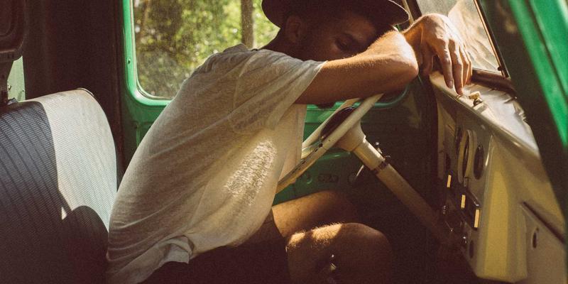 从自由职业者到独立承包商：掌握灵活工作的核心技巧与生存法则