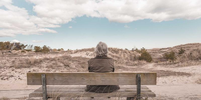 数字游民与独立承包商必备：构建高效远程协作工具链的全流程指南