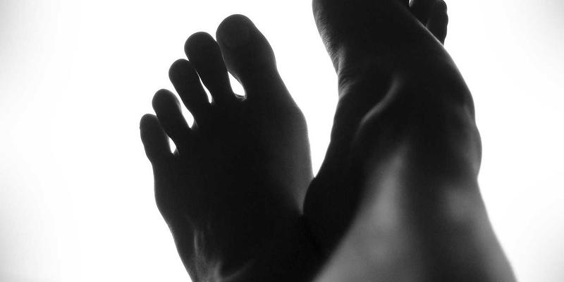 数字游民与独立承包商的合同指南：详解关键条款与风险规避策略