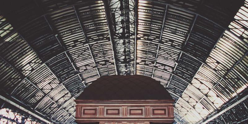 数字游民如何构建抗风险收入组合：远程工作与波西米亚式生活的财务自由蓝图