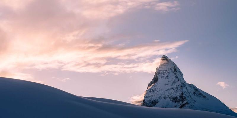 自由职业者合同模板深度解析：关键条款、知识产权归属与争议解决指南