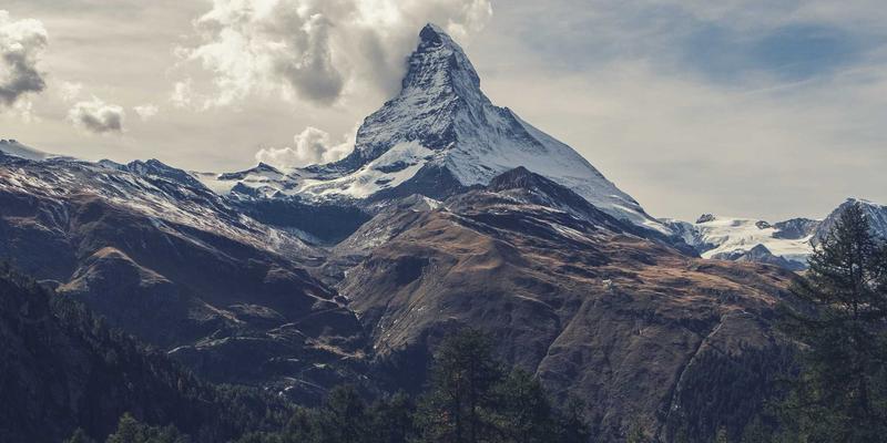 自由职业者心理健康指南：在remote work中应对孤独、焦虑与界限模糊