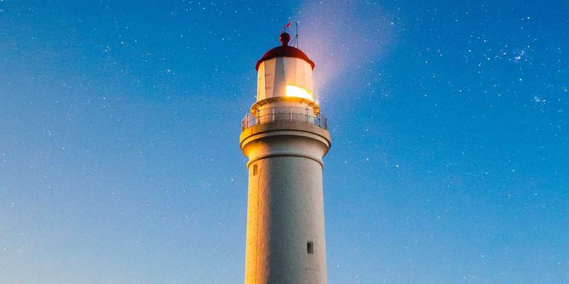 自由职业者税务优化全攻略：从居家办公扣除到国际税务协定应用